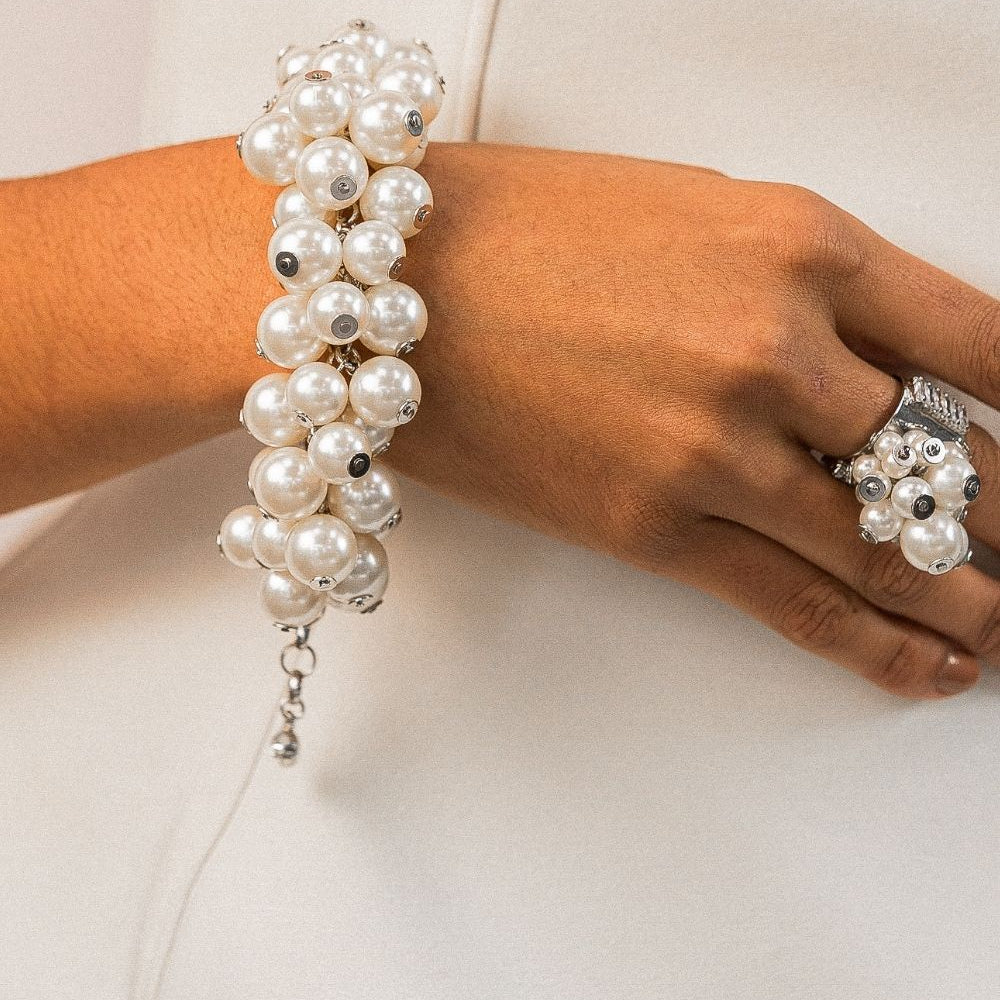 Pulseira de Pérolas Handmade e Contemporânea – Angela — imagem 3 | JULIANA MANZINI