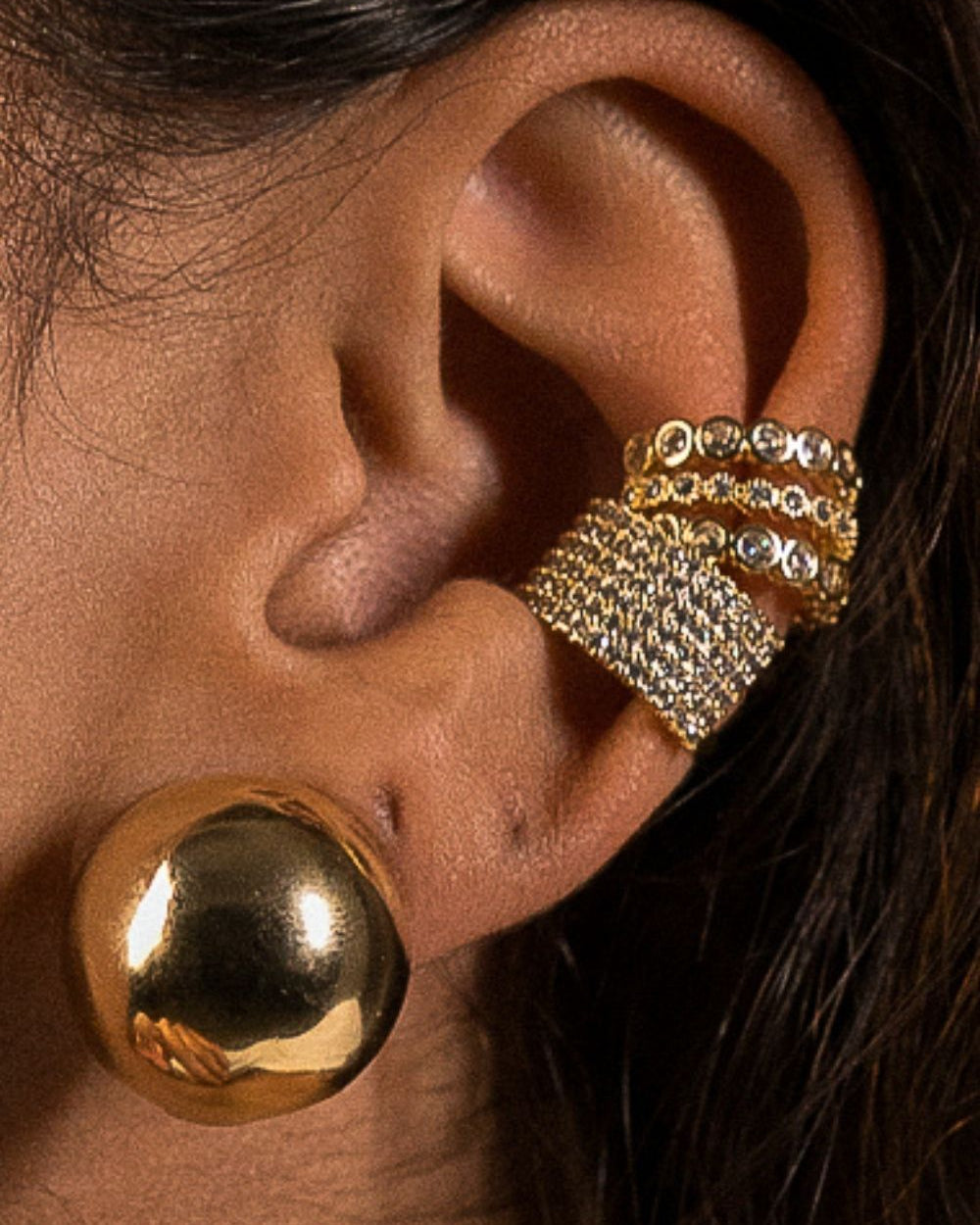 Ear Cuff Triplo Dourado com Zircônias e Encaixe Sem Furo