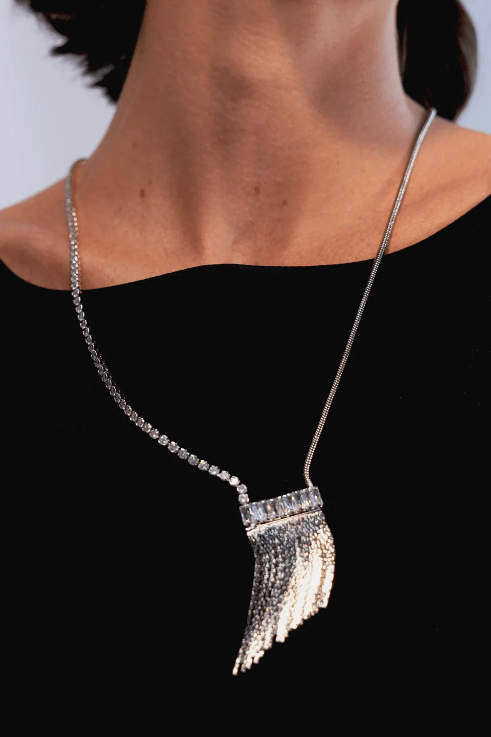 COLAR LONGO LUXO PRATEADO