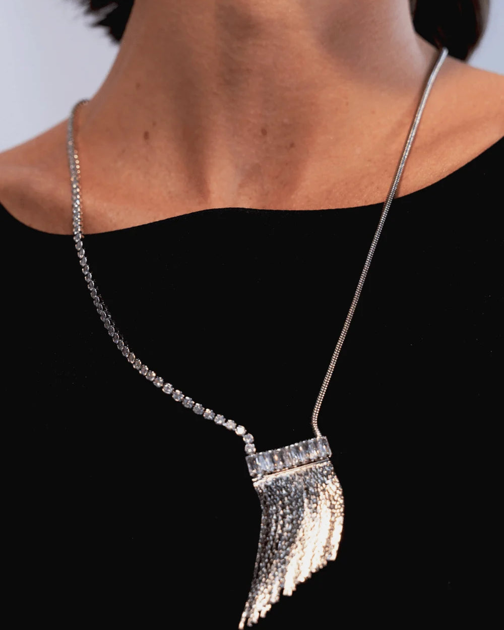 COLAR LONGO LUXO DOURADO