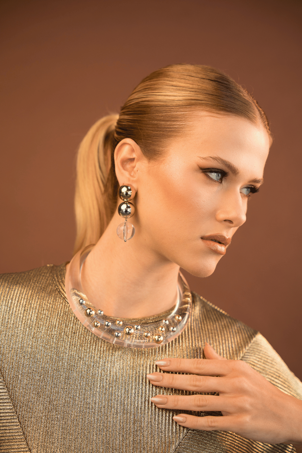 Maxi Colar Choker Resina Transparente com Esferas Metalizadas Mix de Banhos