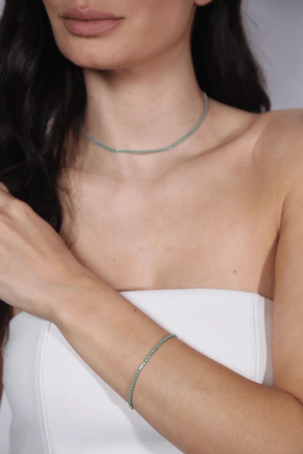 COLAR STRASS VERDE CLARO PRATEADO