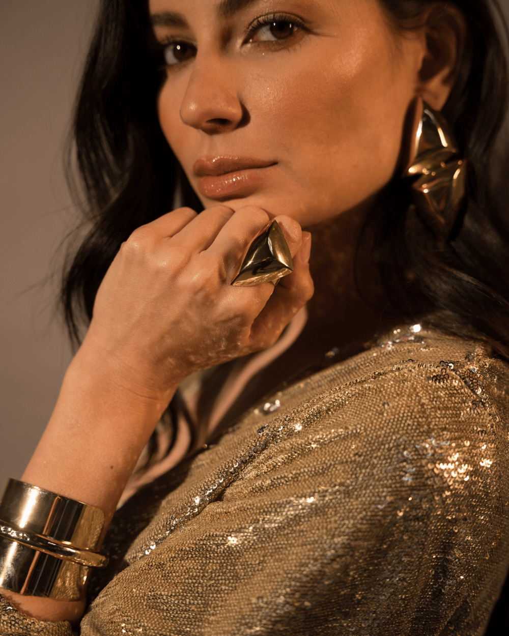 Anel Dourado Triangular Metallo | Ajustável e Marcante