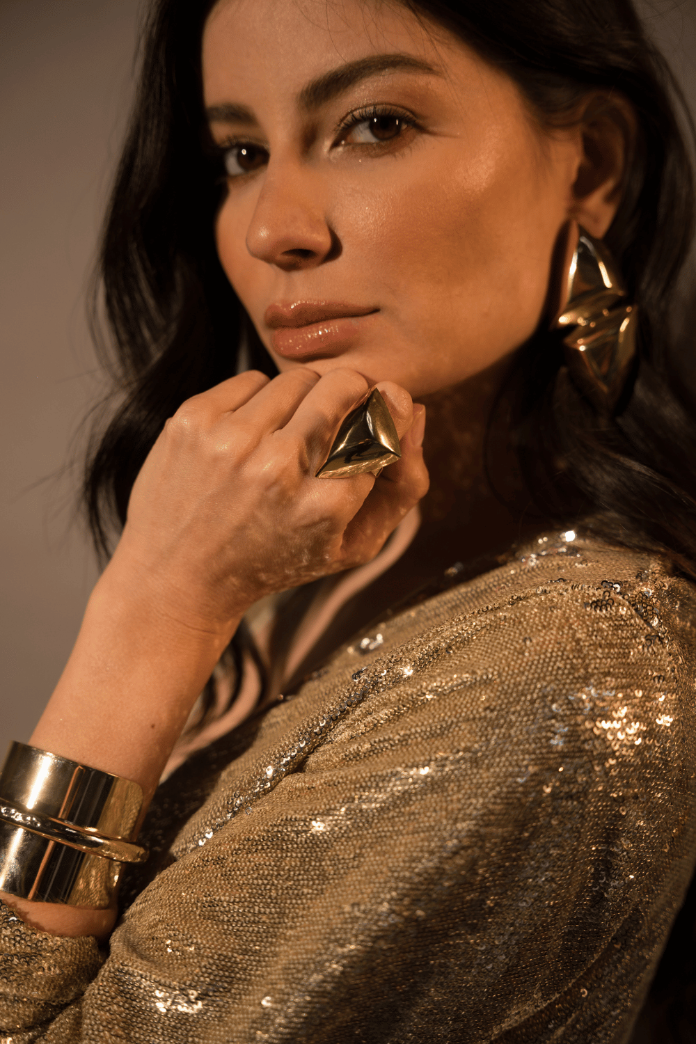 Anel Dourado Triangular Metallo | Ajustável e Marcante
