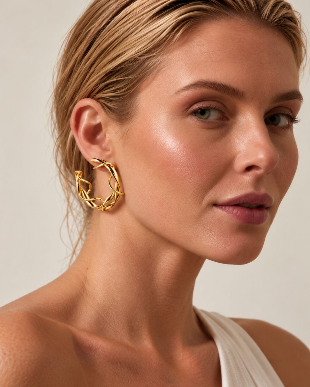 BRINCO ARGOLA ORGANIC DOURADO