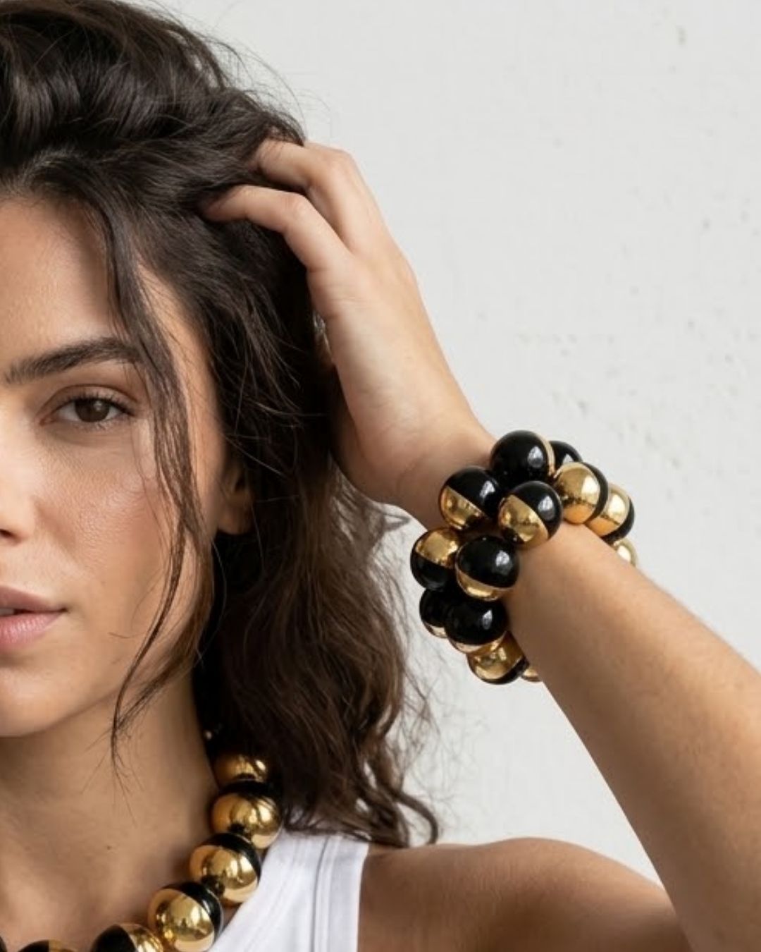 KIT DE PULSEIRA ESFERAS PRETA DOURADO