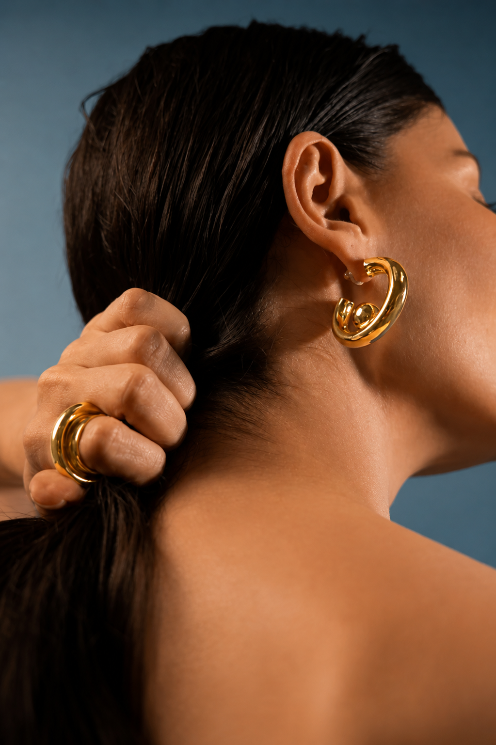 Kit de Brinco Liquid Metal Dourado com Argola e Ear Cuff