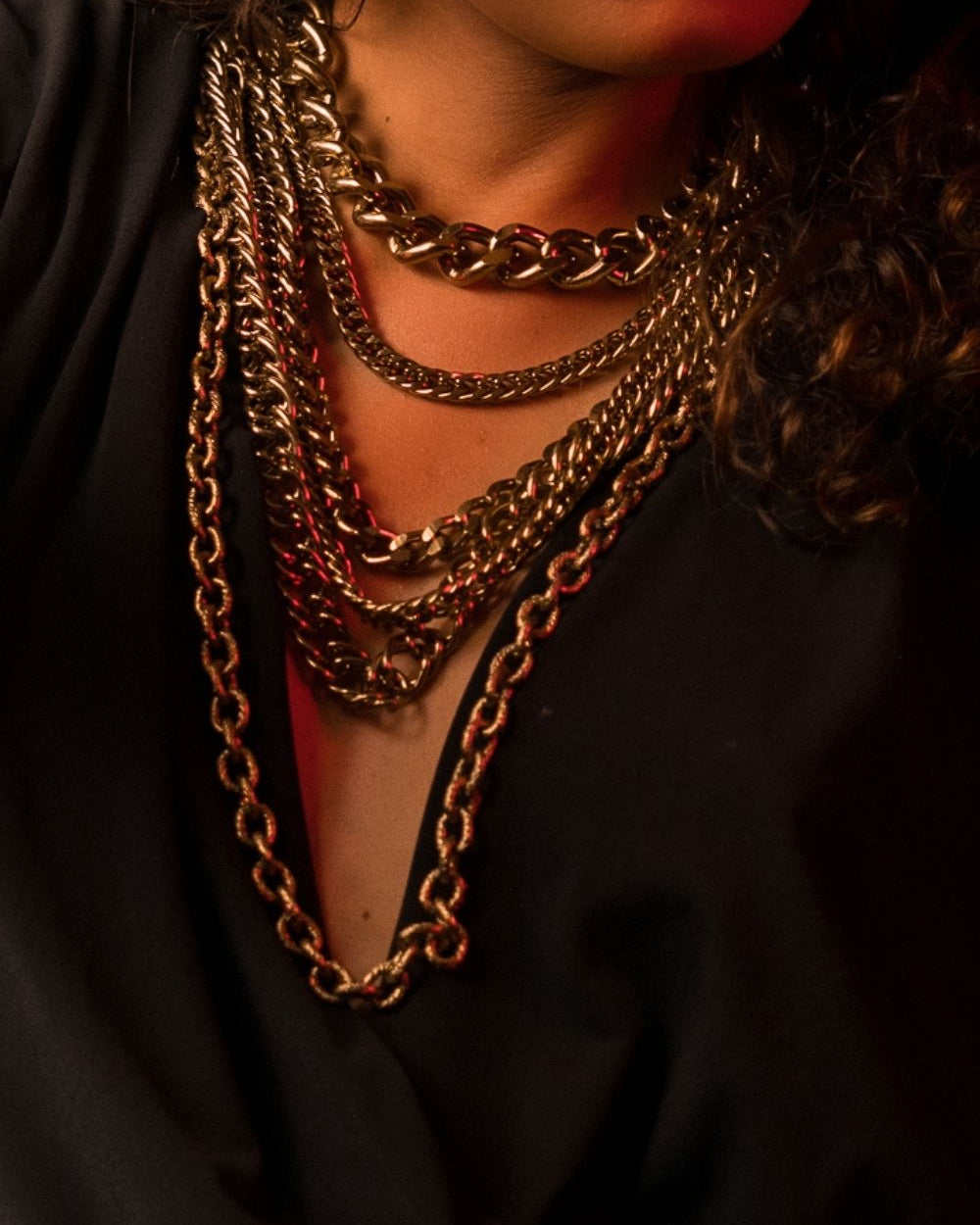 Maxi Colar de Correntes em Metallic Brown – Sobreposição Escultural