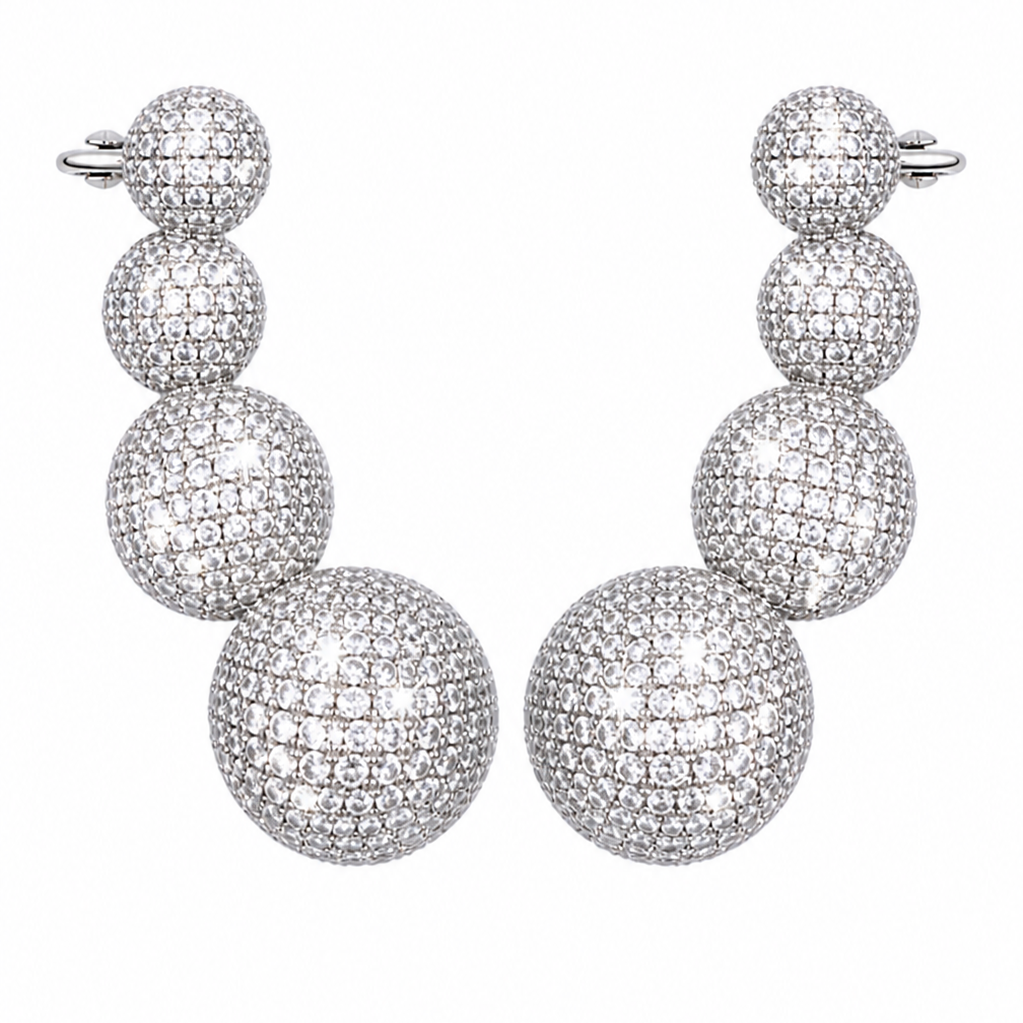Ear Cuff Prateado com Esferas e Strass Cravejados